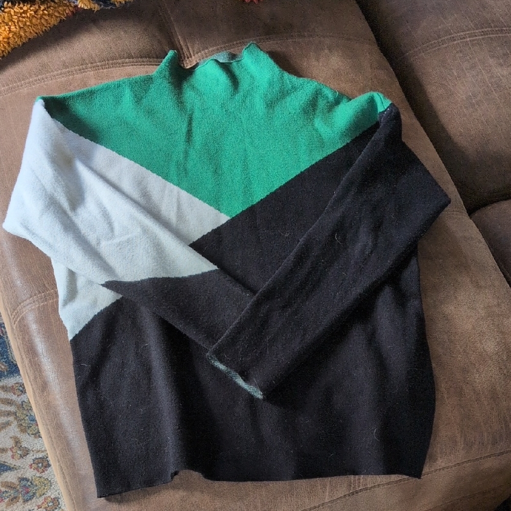 Tahari Green and Gray Knit Sweater